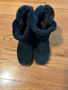 Women's Black Faux-Fur Lined Winter Boots